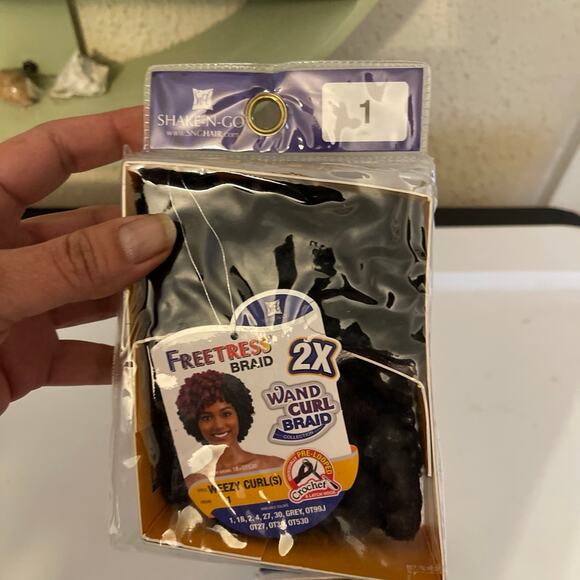 * 4 PACKS * REMEDY CURL - FREETRESS SYNTHETIC 2X WAND CURL - Picture 5 of 6